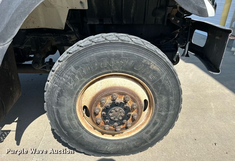 image for item NP9835 2008 International WorkStar 7300  bucket truck