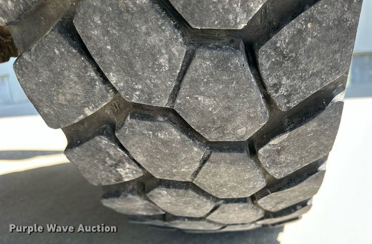 image for item NP9835 2008 International WorkStar 7300  bucket truck