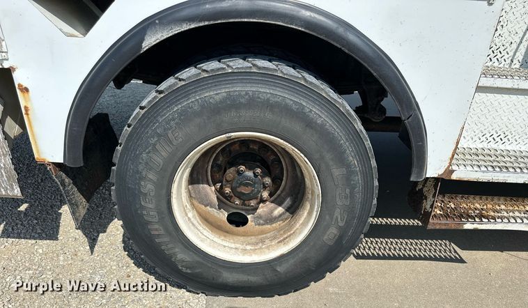 image for item NP9835 2008 International WorkStar 7300  bucket truck