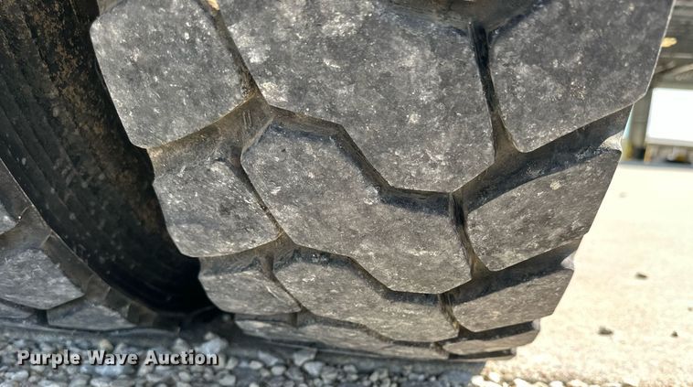 image for item NP9835 2008 International WorkStar 7300  bucket truck