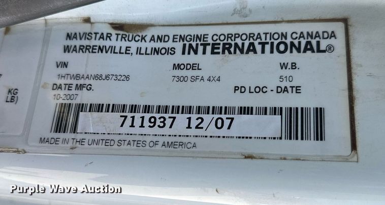 image for item NP9835 2008 International WorkStar 7300  bucket truck