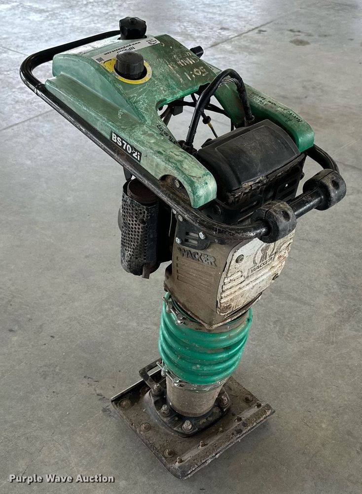 image for item NP9836 Wacker BS70-21  plate compactor