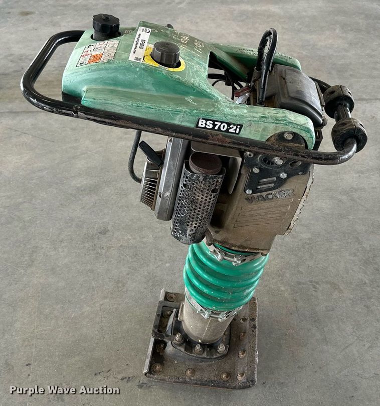 image for item NP9836 Wacker BS70-21  plate compactor
