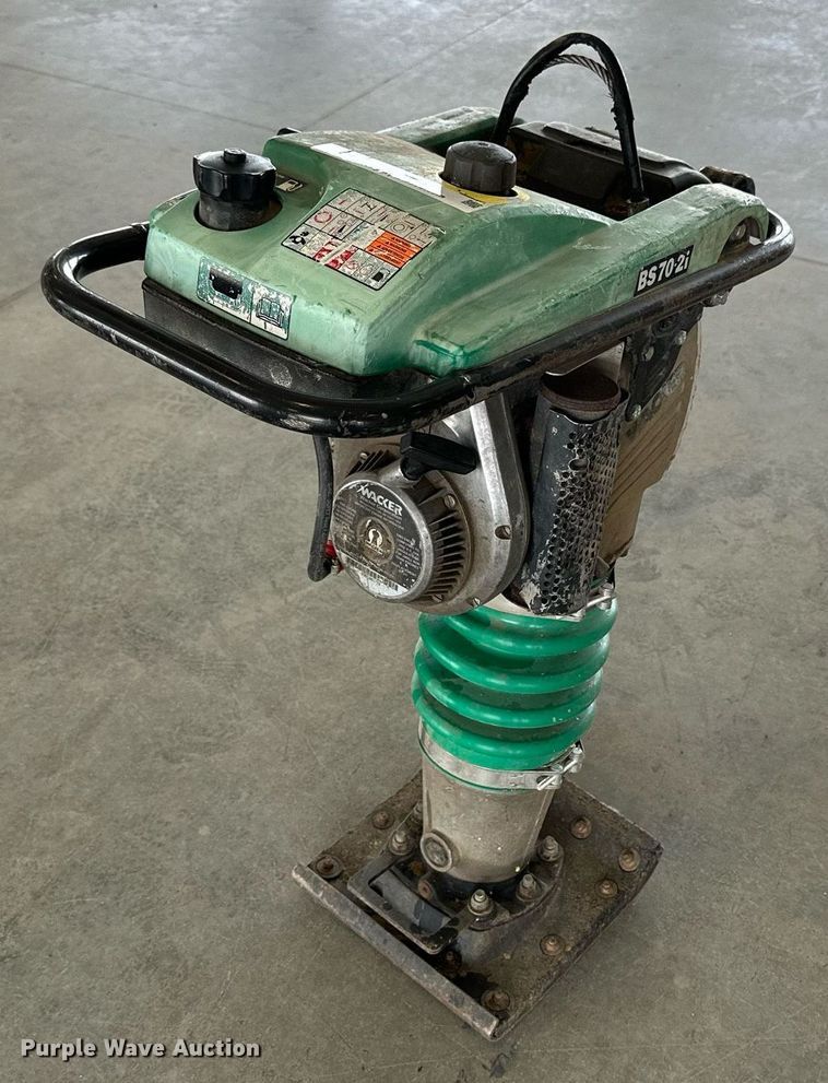 image for item NP9836 Wacker BS70-21  plate compactor