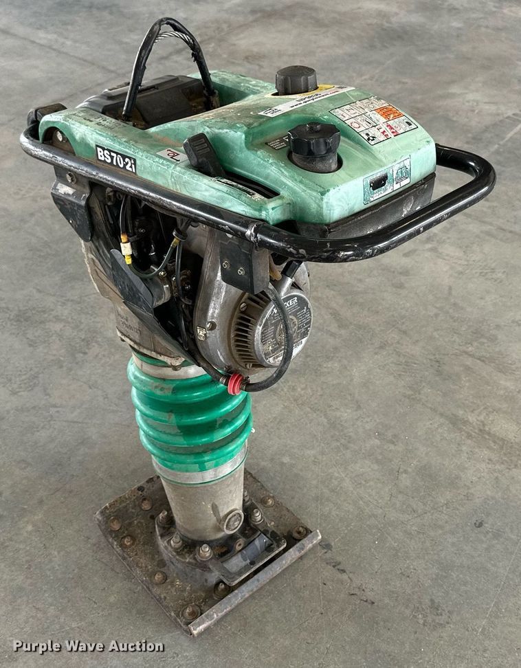 image for item NP9836 Wacker BS70-21  plate compactor