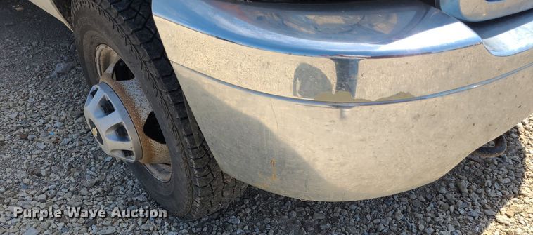 image for item NX9626 2012 Chevrolet Silverado 3500HD  Crew Cab flatbed pickup truck