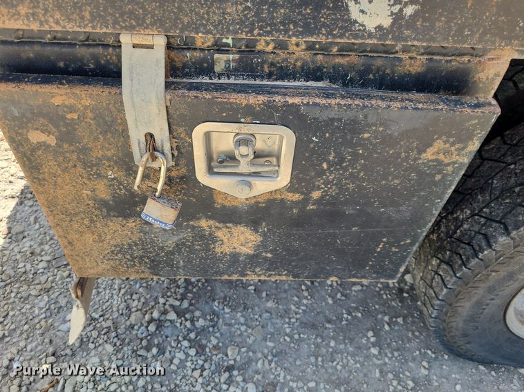 image for item NX9626 2012 Chevrolet Silverado 3500HD  Crew Cab flatbed pickup truck