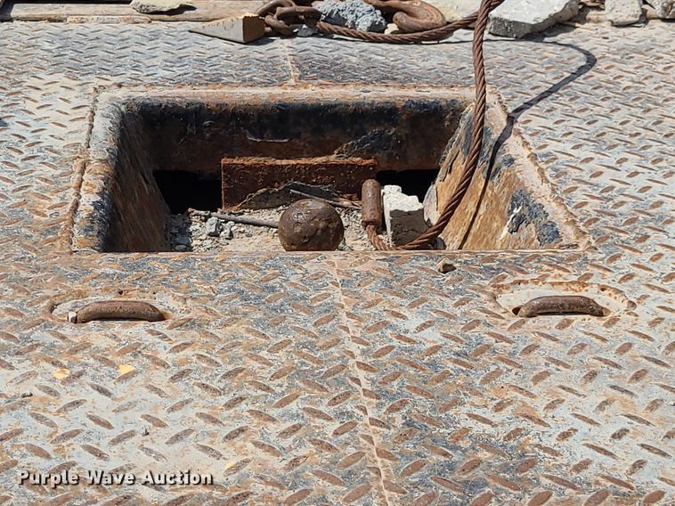 image for item NX9626 2012 Chevrolet Silverado 3500HD  Crew Cab flatbed pickup truck