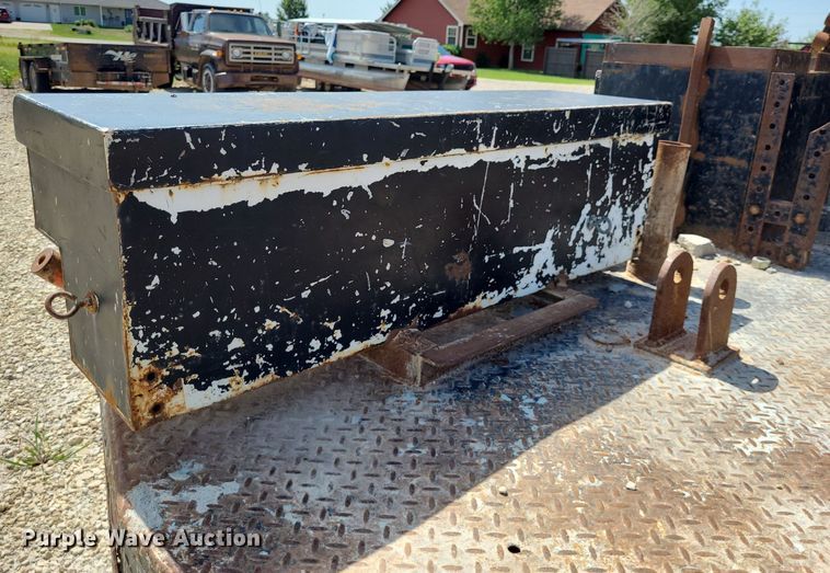 image for item NX9626 2012 Chevrolet Silverado 3500HD  Crew Cab flatbed pickup truck