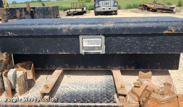 image for item NX9626 2012 Chevrolet Silverado 3500HD  Crew Cab flatbed pickup truck