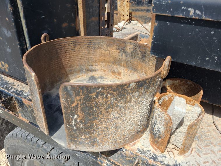 image for item NX9626 2012 Chevrolet Silverado 3500HD  Crew Cab flatbed pickup truck