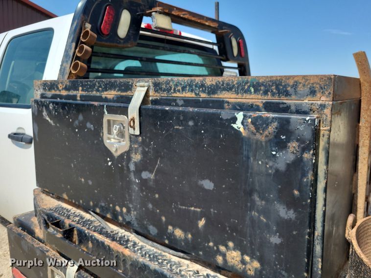 image for item NX9626 2012 Chevrolet Silverado 3500HD  Crew Cab flatbed pickup truck