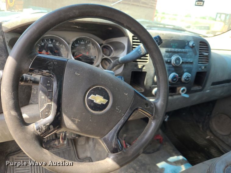 image for item NX9626 2012 Chevrolet Silverado 3500HD  Crew Cab flatbed pickup truck