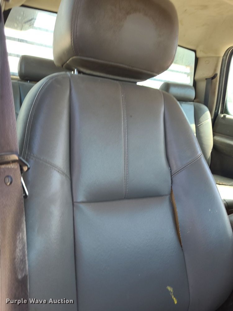 image for item NX9626 2012 Chevrolet Silverado 3500HD  Crew Cab flatbed pickup truck