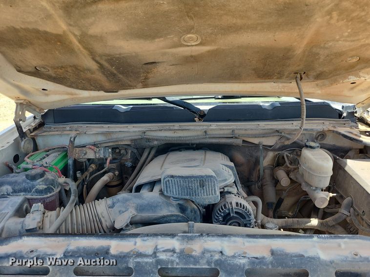 image for item NX9626 2012 Chevrolet Silverado 3500HD  Crew Cab flatbed pickup truck