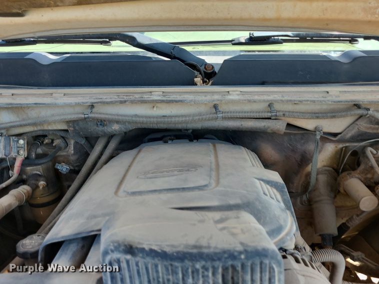 image for item NX9626 2012 Chevrolet Silverado 3500HD  Crew Cab flatbed pickup truck