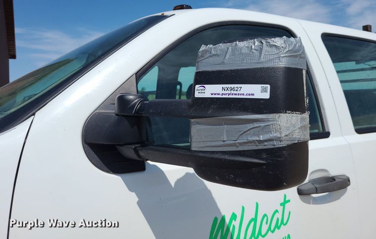 image for item NX9627 2012 Chevrolet Silverado 3500HD  Crew Cab flatbed pickup truck