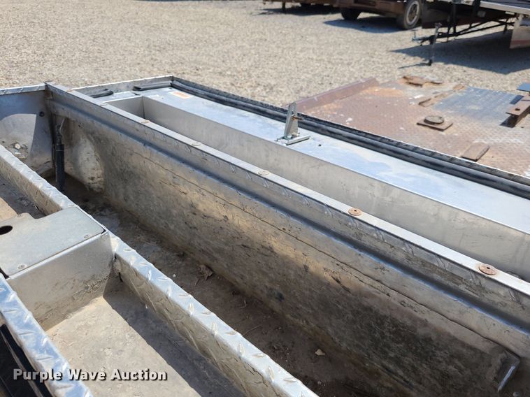 image for item NX9627 2012 Chevrolet Silverado 3500HD  Crew Cab flatbed pickup truck