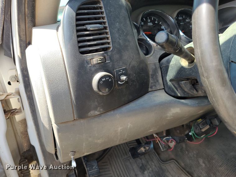 image for item NX9627 2012 Chevrolet Silverado 3500HD  Crew Cab flatbed pickup truck