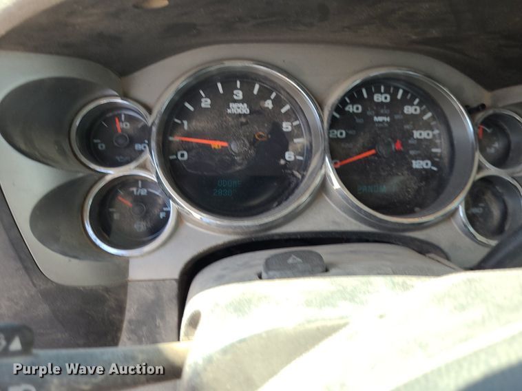 image for item NX9627 2012 Chevrolet Silverado 3500HD  Crew Cab flatbed pickup truck