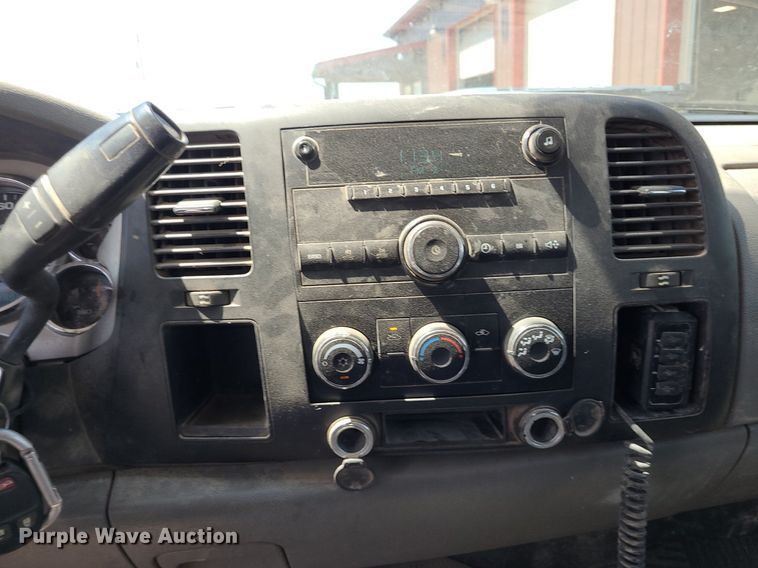 image for item NX9627 2012 Chevrolet Silverado 3500HD  Crew Cab flatbed pickup truck