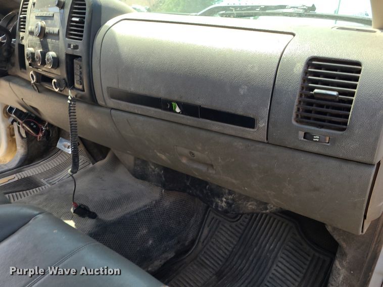 image for item NX9627 2012 Chevrolet Silverado 3500HD  Crew Cab flatbed pickup truck