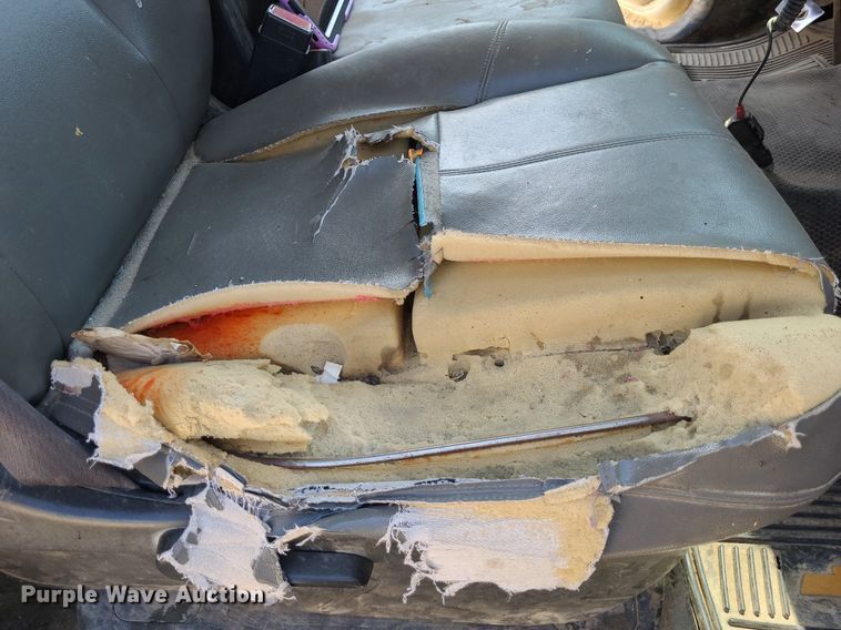 image for item NX9627 2012 Chevrolet Silverado 3500HD  Crew Cab flatbed pickup truck