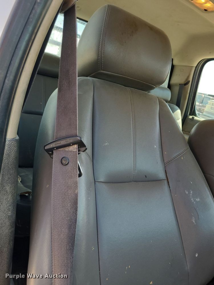 image for item NX9627 2012 Chevrolet Silverado 3500HD  Crew Cab flatbed pickup truck