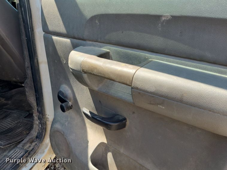 image for item NX9627 2012 Chevrolet Silverado 3500HD  Crew Cab flatbed pickup truck