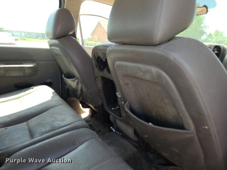 image for item NX9627 2012 Chevrolet Silverado 3500HD  Crew Cab flatbed pickup truck