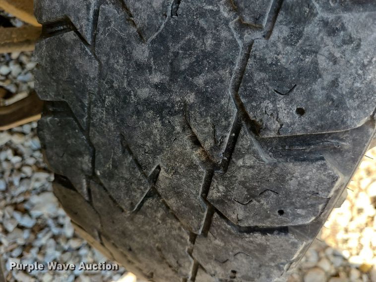 image for item NX9627 2012 Chevrolet Silverado 3500HD  Crew Cab flatbed pickup truck