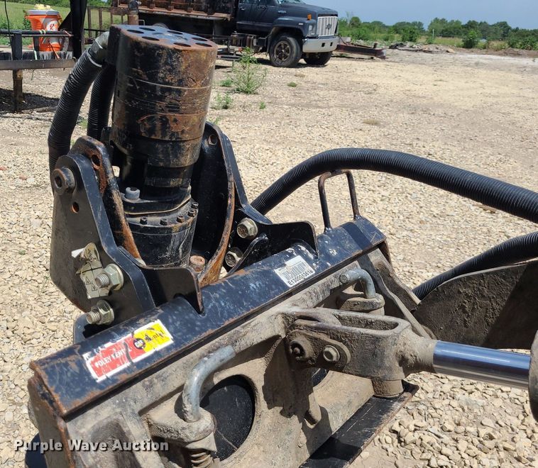 image for item NX9628 2016 Toro TX427  compact utility loader