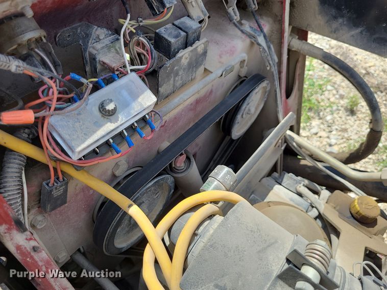 image for item NX9628 2016 Toro TX427  compact utility loader