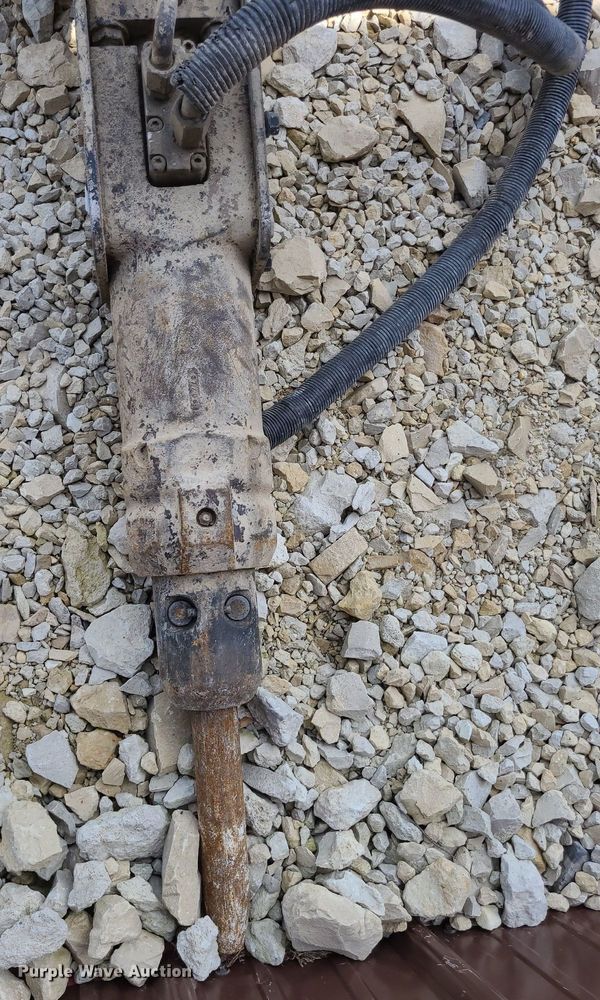 image for item NX9628 2016 Toro TX427  compact utility loader