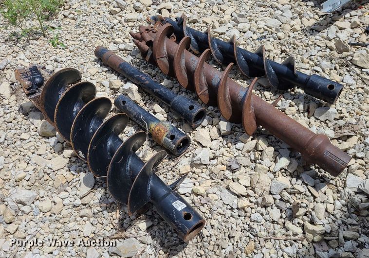 image for item NX9628 2016 Toro TX427  compact utility loader