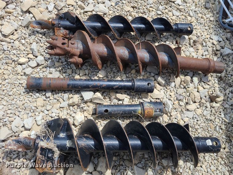 image for item NX9628 2016 Toro TX427  compact utility loader