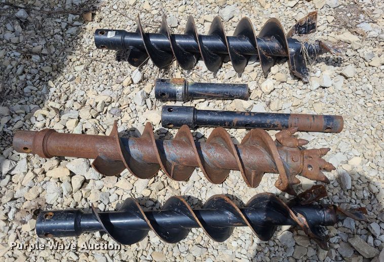 image for item NX9628 2016 Toro TX427  compact utility loader