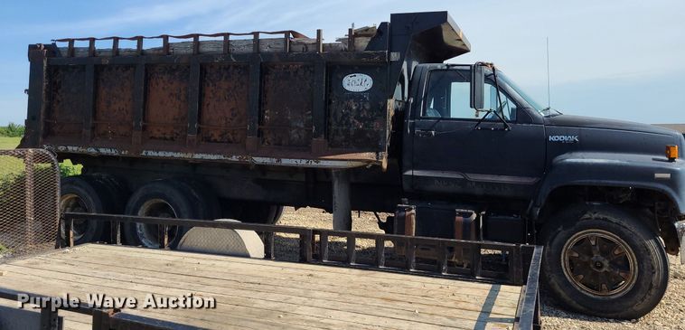 image for item NX9634 1991 Chevrolet Kodiak  dump truck