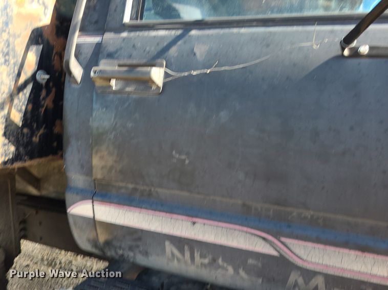 image for item NX9634 1991 Chevrolet Kodiak  dump truck