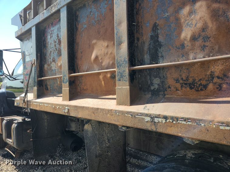 image for item NX9634 1991 Chevrolet Kodiak  dump truck