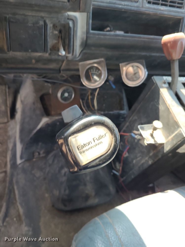 image for item NX9634 1991 Chevrolet Kodiak  dump truck