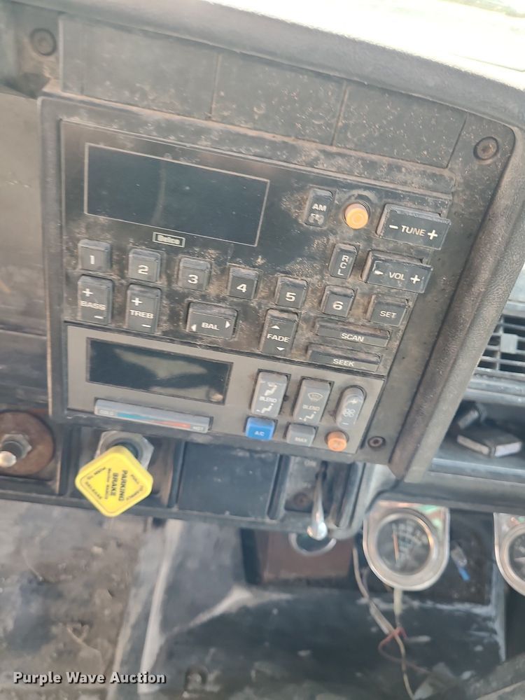 image for item NX9634 1991 Chevrolet Kodiak  dump truck