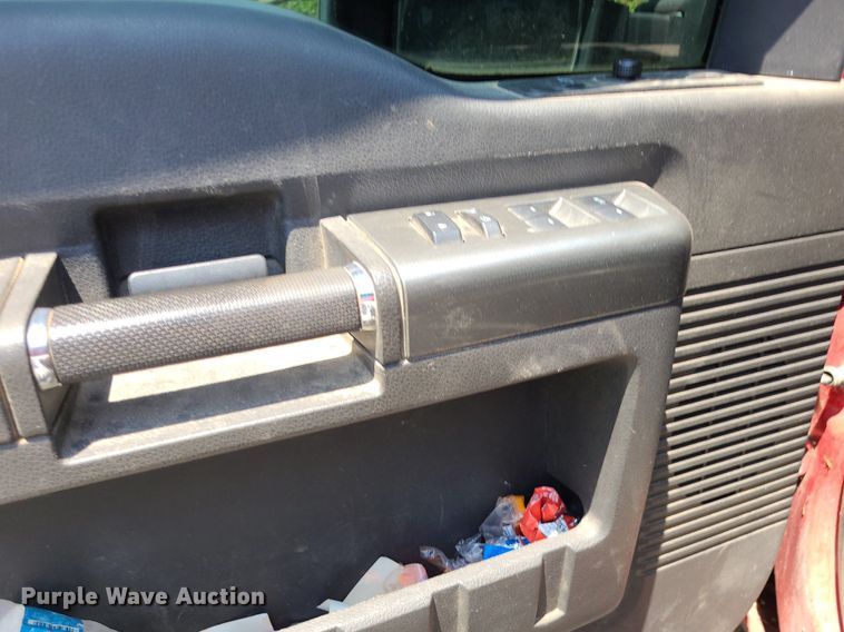 image for item NX9635 2008 Ford F250 Super Duty  Crew Cab pickup truck