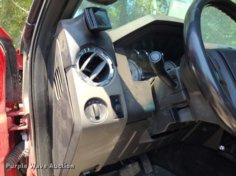 image for item NX9635 2008 Ford F250 Super Duty  Crew Cab pickup truck