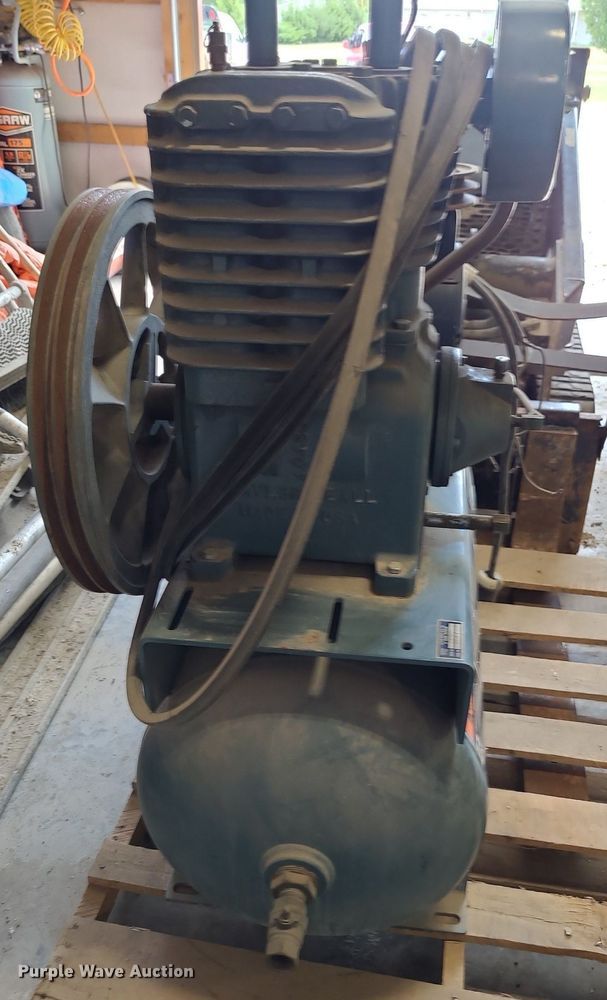 image for item NX9636 Saylor-Beall 705  air compressor