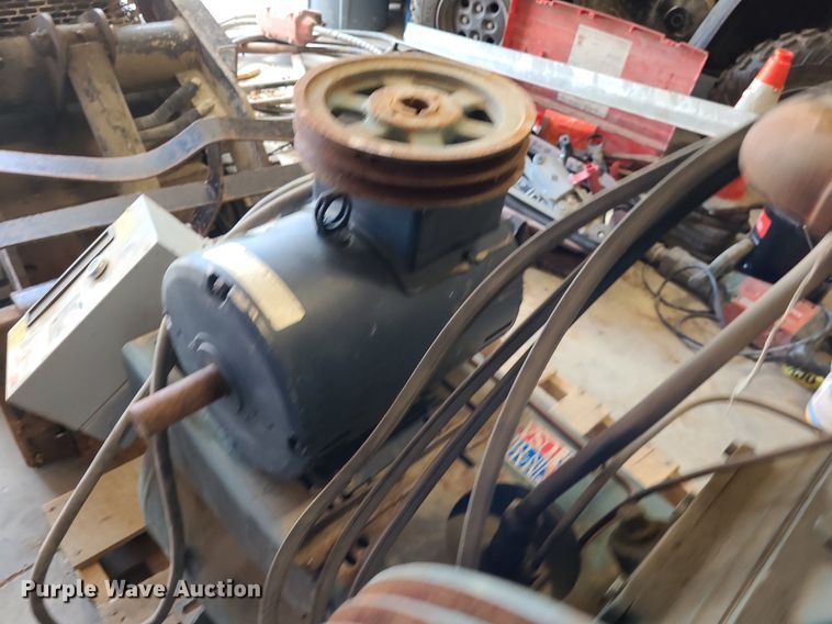 image for item NX9636 Saylor-Beall 705  air compressor