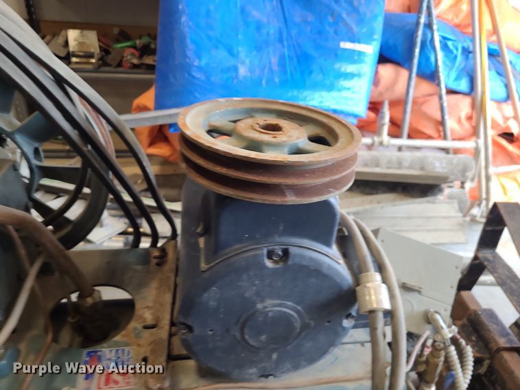 image for item NX9636 Saylor-Beall 705  air compressor