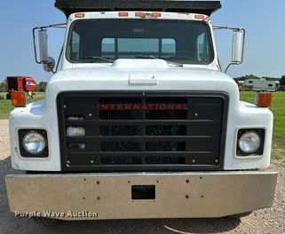 image for item OC9039 1981 International 1724  dump flatbed truck