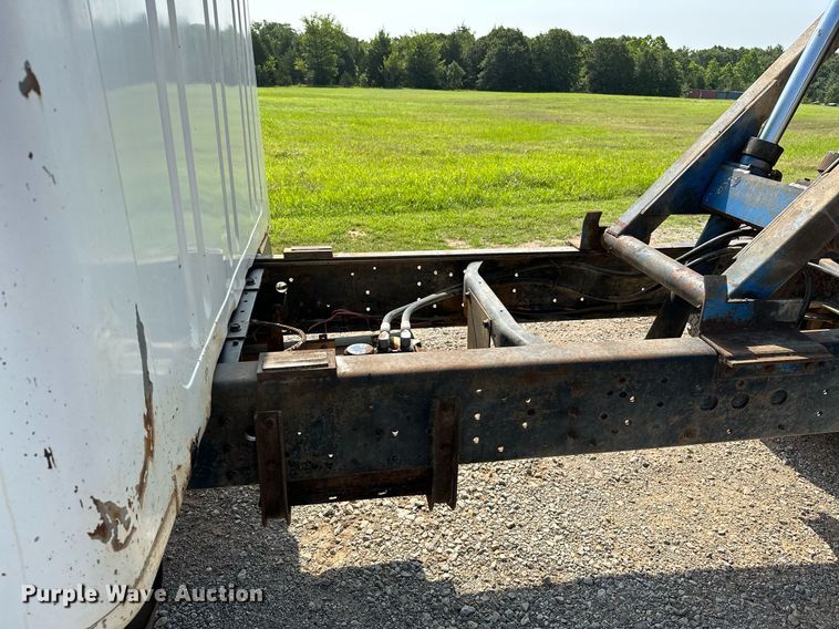 image for item OC9039 1981 International 1724  dump flatbed truck