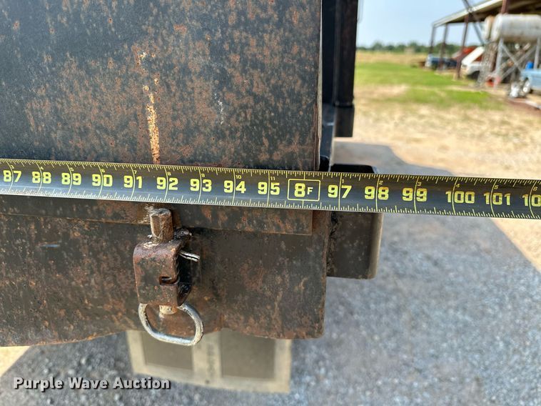 image for item OC9039 1981 International 1724  dump flatbed truck